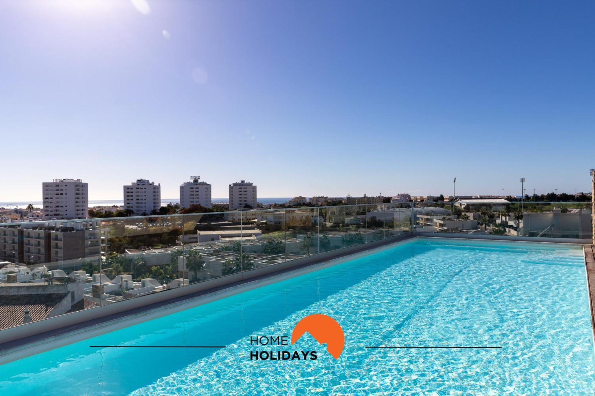 #200 Panoramic Flat By Holidays *