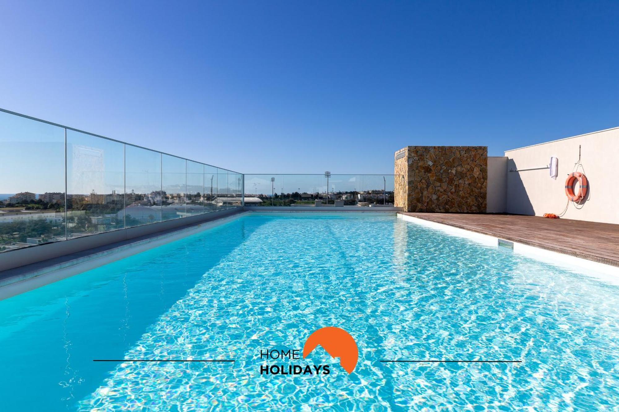 #200 Panoramic Flat By Holidays